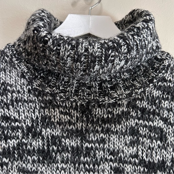 Sundance ~Marled Long Relaxed Turtleneck Sweater in size Small - Picture 4 of 13
